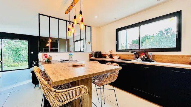 Maison - 146 m² - 7 pièces