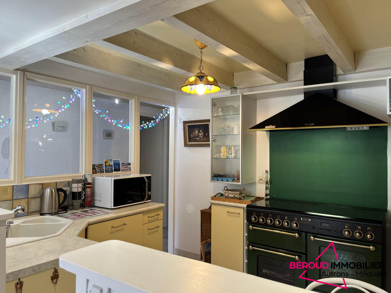 Appartement - 97 m² - 6 pièces