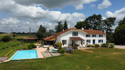 Maison - 400 m² - 14 pièces