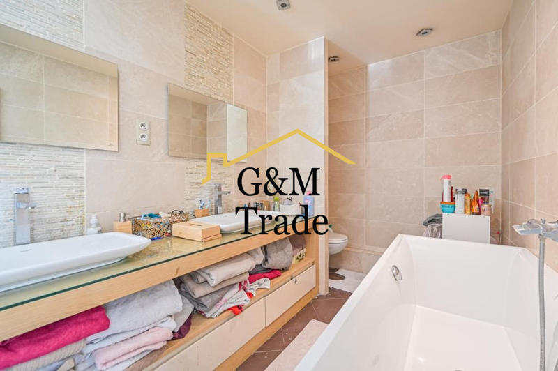 Appartement - 122 m² - 3 pièces