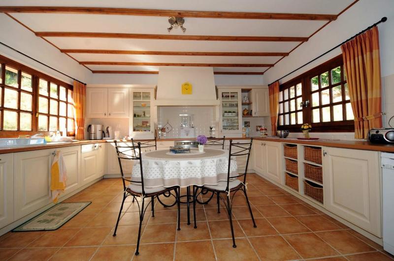 Maison - 600 m² - 10 pièces