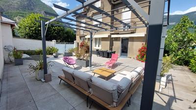 Maison - 238 m² - 8 pièces