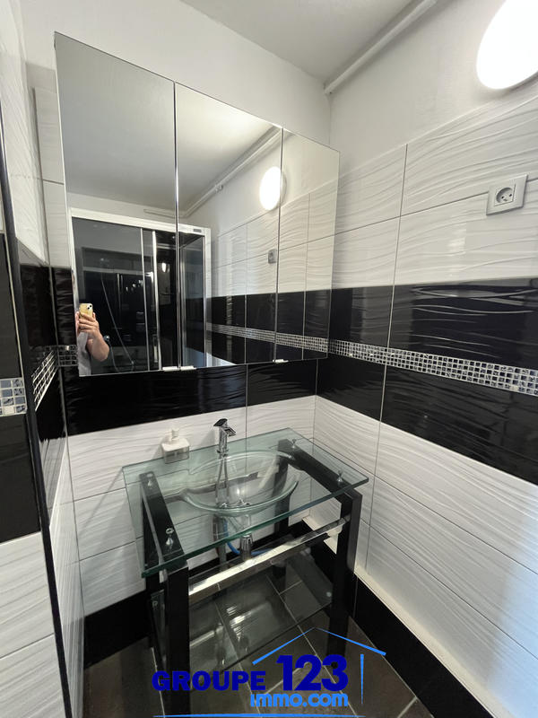 Appartement - 85 m² - 3 pièces