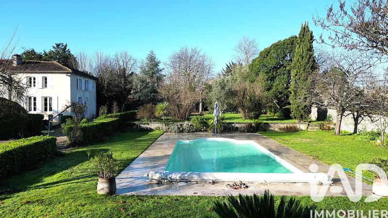 Maison - 250 m² - 10 pièces