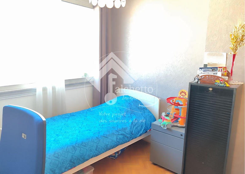 Appartement - 82 m² - 4 pièces