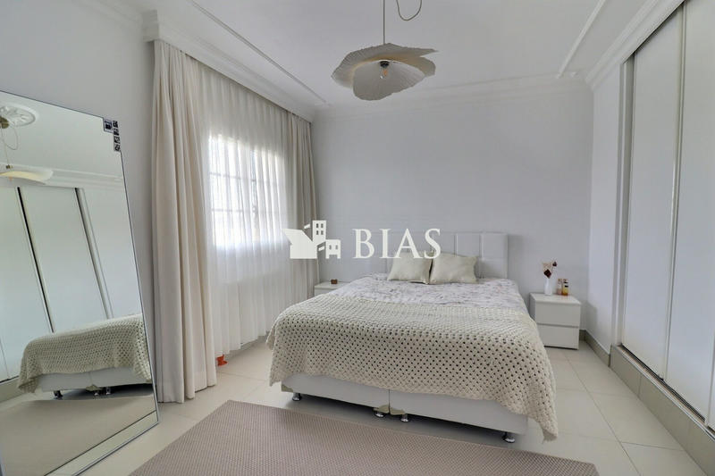 Maison - 191 m² - 8 pièces