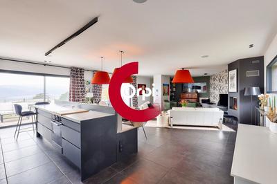 Villa - 180 m² - 6 pièces