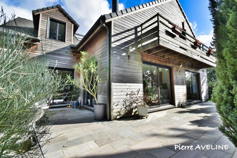 Maison - 276 m² - 7 pièces