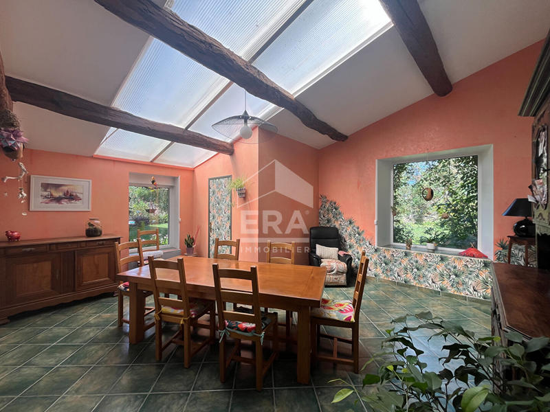 Maison - 370 m² - 8 pièces