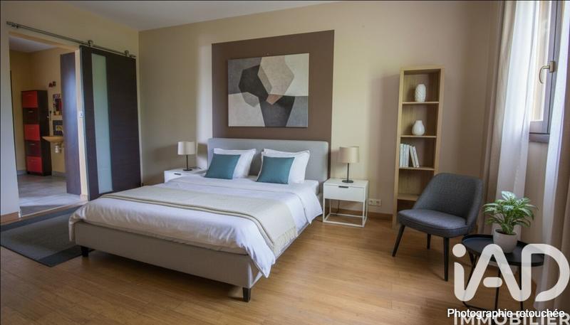 Maison - 182 m² - 9 pièces