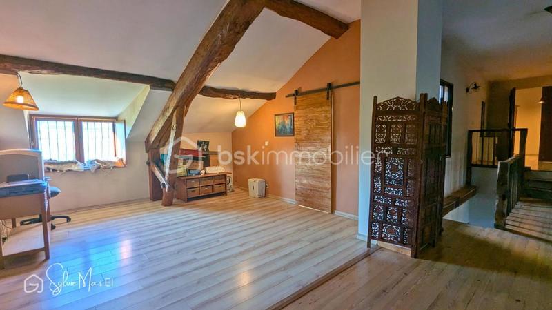 Maison - 300 m² - 6 pièces