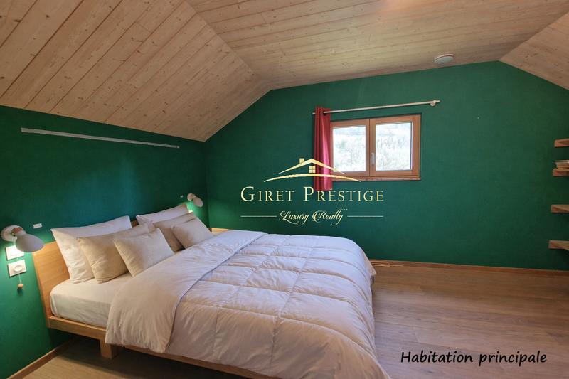 Propriété - 260 m² - 16 pièces