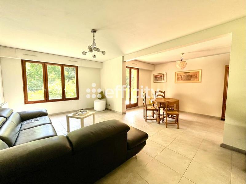 Appartement - 90 m² - 4 pièces