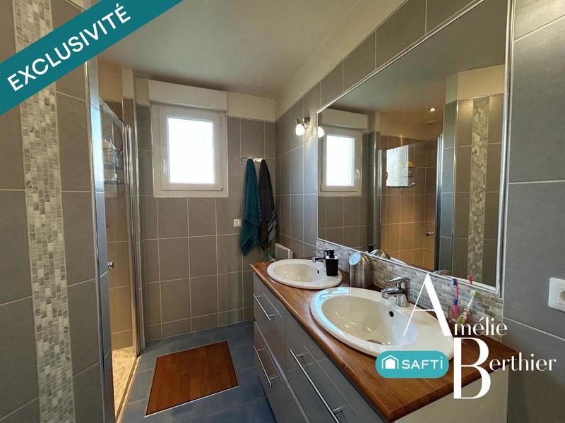 Maison - 195 m² - 8 pièces