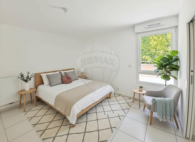 Appartement - 90 m² - 4 pièces