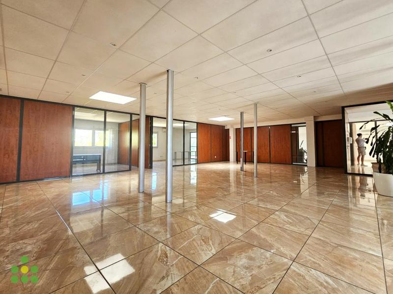Bureau - 720 m²