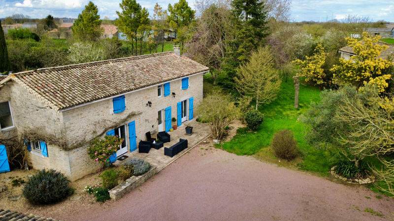 Longère - 256 m² - 8 pièces