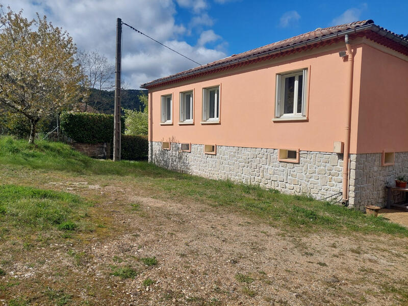 Maison traditionnelle - 75 m² - 5 pièces