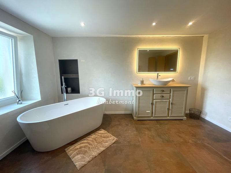 Maison de village - 280 m² - 7 pièces