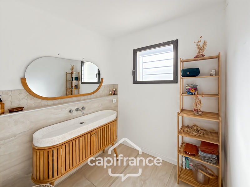 Maison - 220 m² - 8 pièces