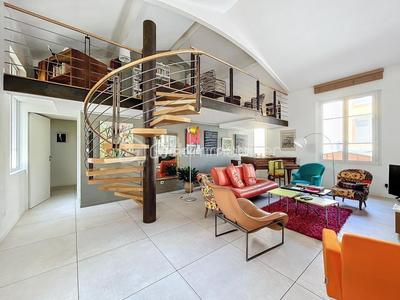 Loft - 151 m² - 5 pièces