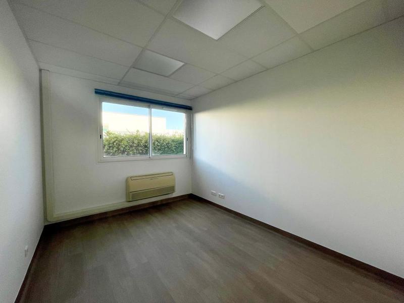 Bureau - 303 m²
