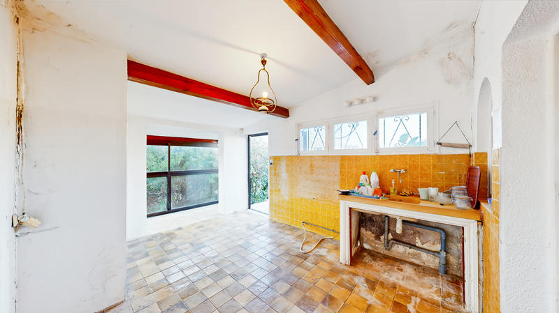 Maison - 225 m² - 9 pièces