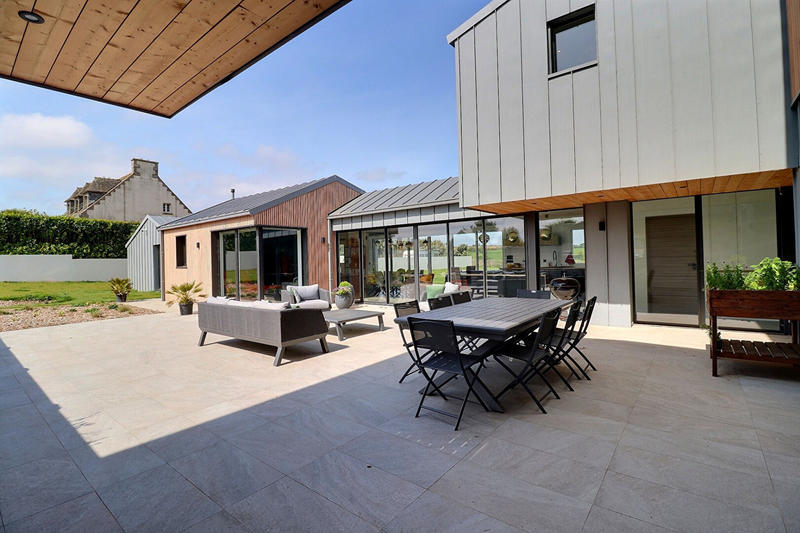 Maison - 295 m² - 7 pièces