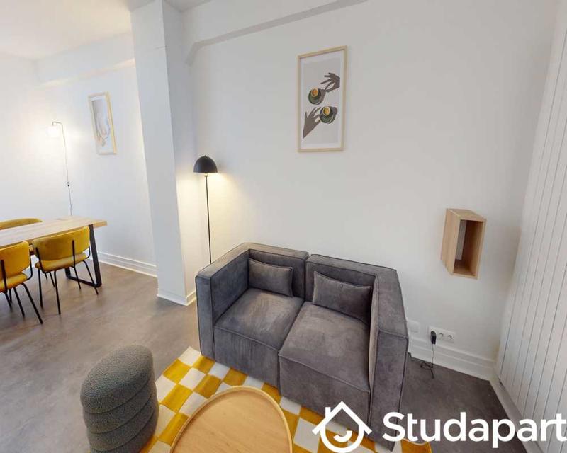 Chambre - 120 m² - 1 pièce