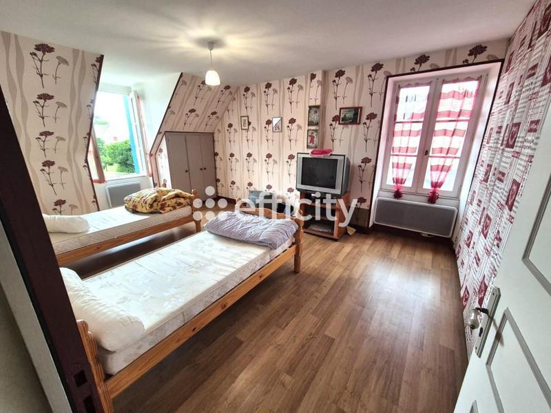 Maison - 345 m² - 14 pièces