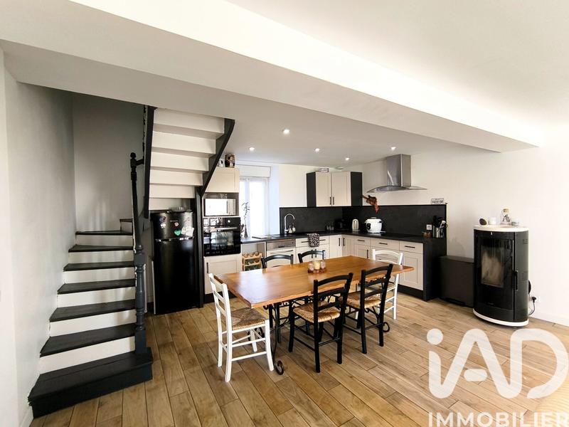 Maison - 99 m² - 5 pièces