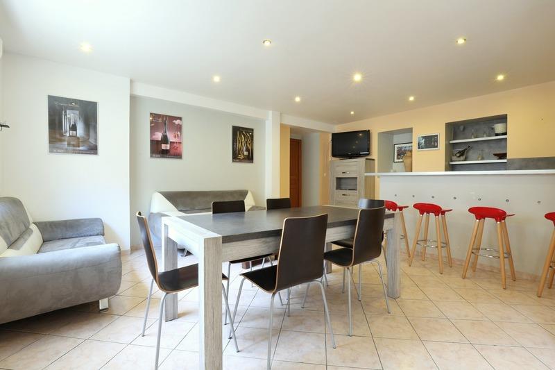 Corps de ferme - 400 m² - 20 pièces