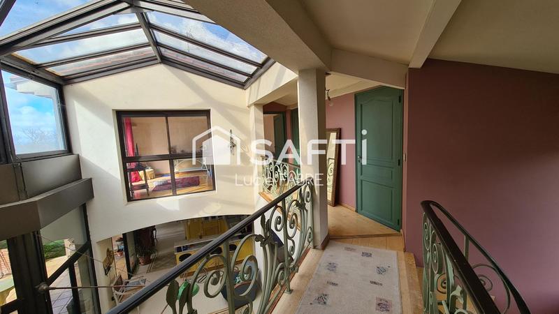Maison - 204 m² - 5 pièces