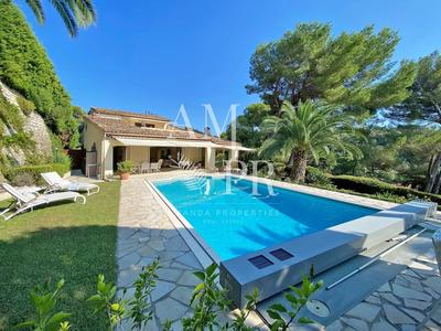 Villa - 230 m² - 5 pièces
