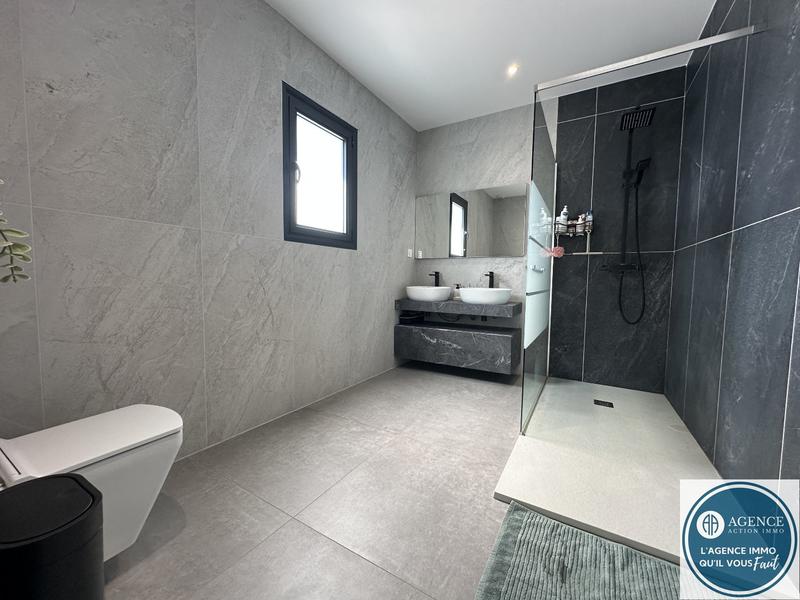 Maison - 200 m² - 6 pièces