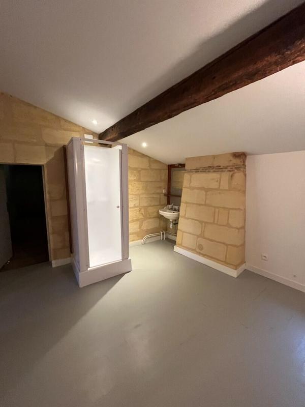 Maison - 240 m² - 6 pièces