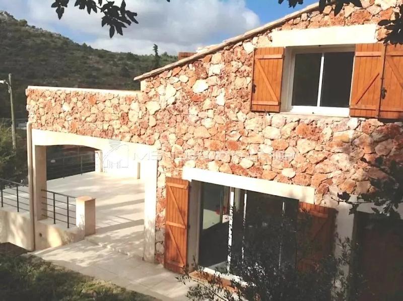 Villa - 100 m² - 3 pièces