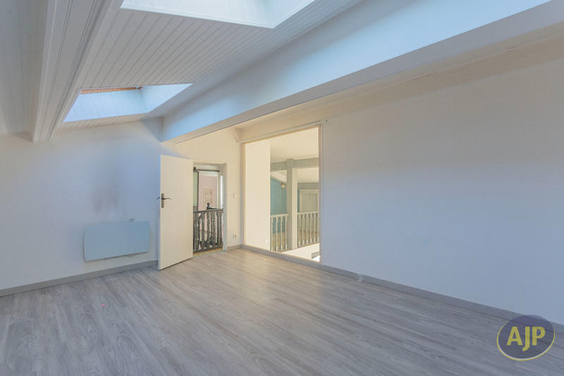 Appartement - 109 m² - 4 pièces