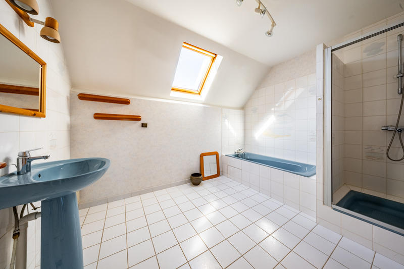 Maison - 186 m² - 8 pièces