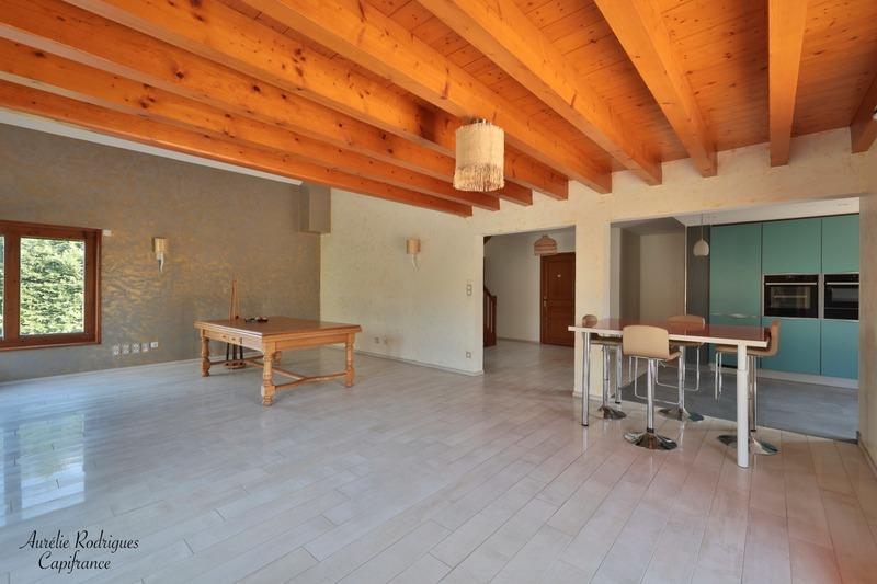 Maison - 208 m² - 7 pièces