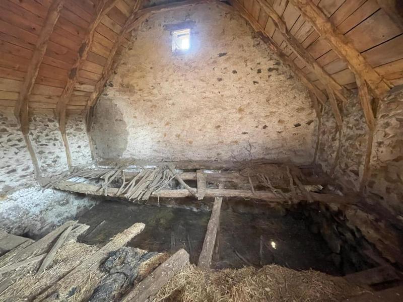 Grange - 295 m² - 2 pièces