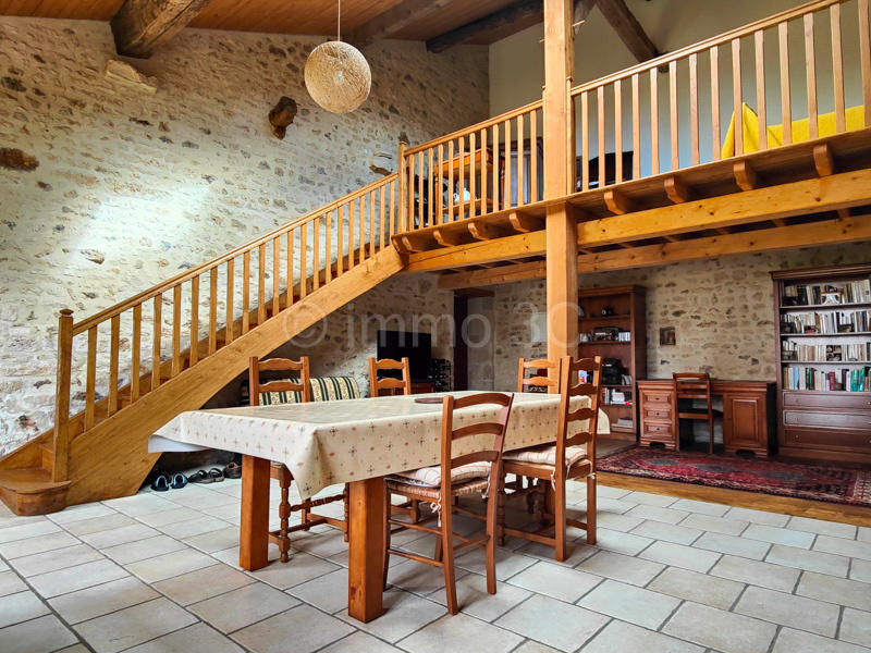 Maison en pierre - 126 m² - 4 pièces