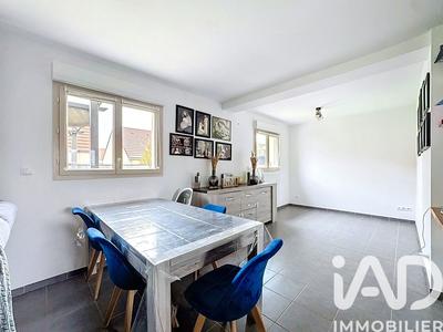 Maison - 95 m² - 5 pièces