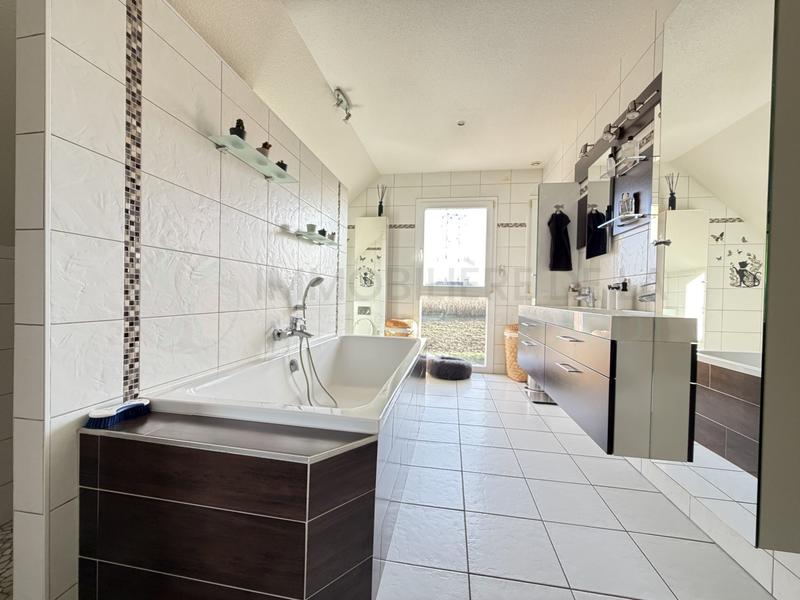 Maison - 125 m² - 5 pièces