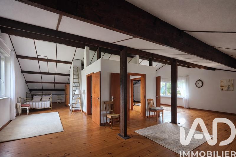 Maison - 240 m² - 5 pièces