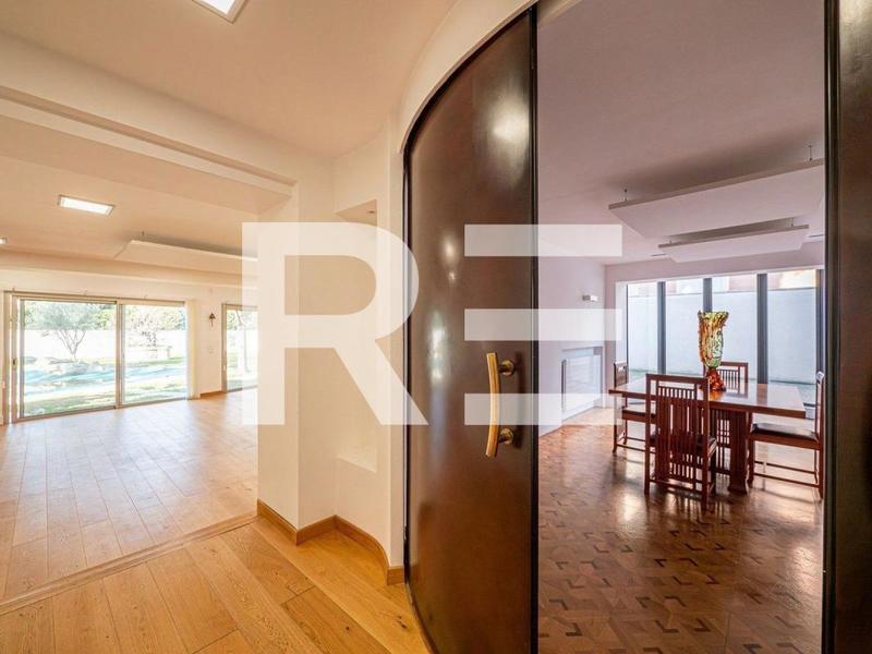 Demeure - 400 m² - 12 pièces