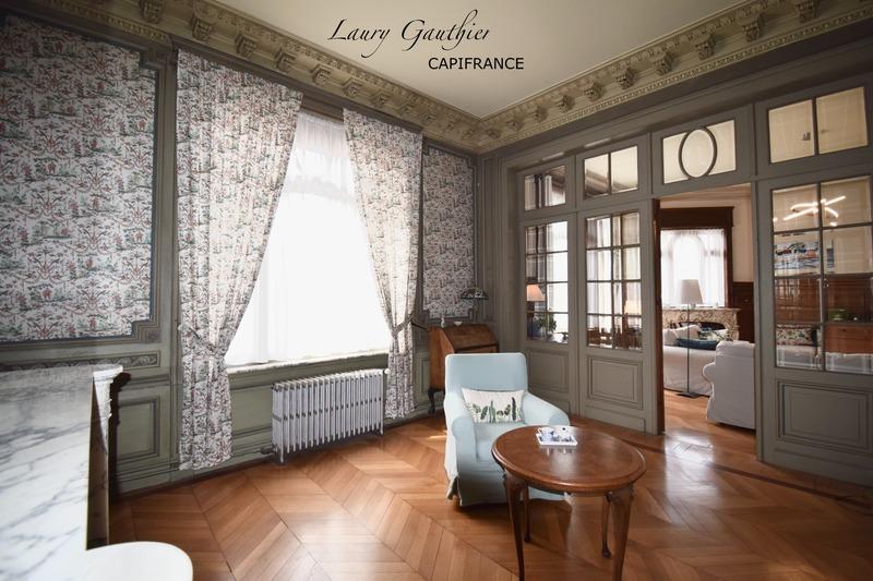 Maison bourgeoise - 435 m² - 15 pièces