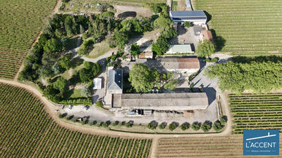 Château - 3 038 m² - 55 pièces