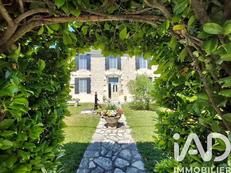 Maison - 208 m² - 6 pièces