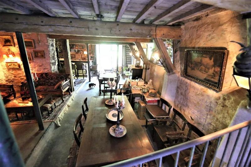 Maison - 285 m² - 10 pièces